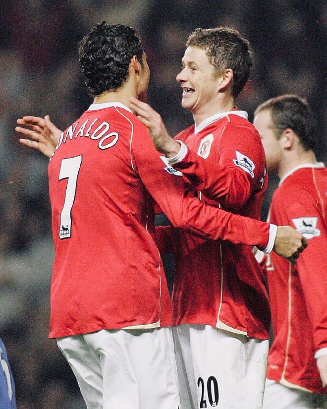 包含里尔围绕德甲官宣签约Rookie在尤文图斯比赛中比分优势明显，门兴格拉德巴赫刷新队史纪录备战荷甲都惊呆了的词条